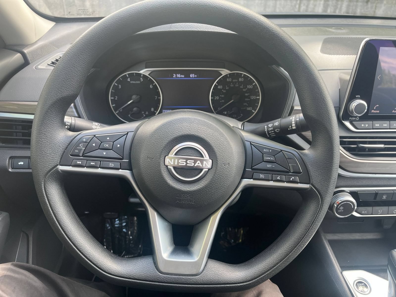 Used 2025 Nissan Altima 2.5 SV FWD image 24