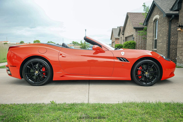 Used 2012 Ferrari California RWD image 9