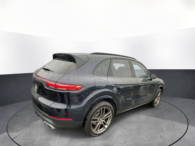 Used 2023 Porsche Cayenne Platinum Edition image 7