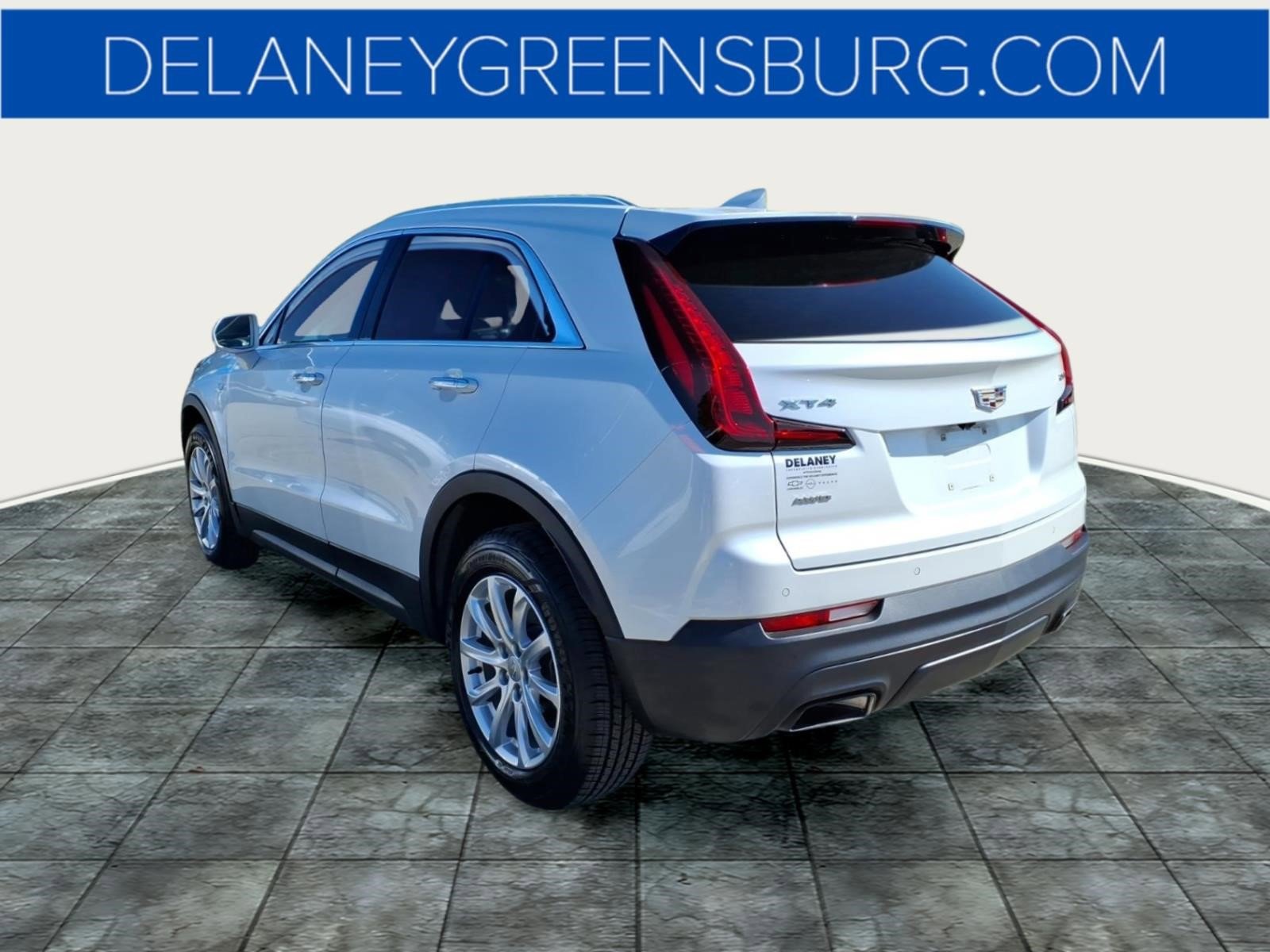 Used 2019 Cadillac XT4 Luxury w/ Cold Weather Package AWD/4WD image 5