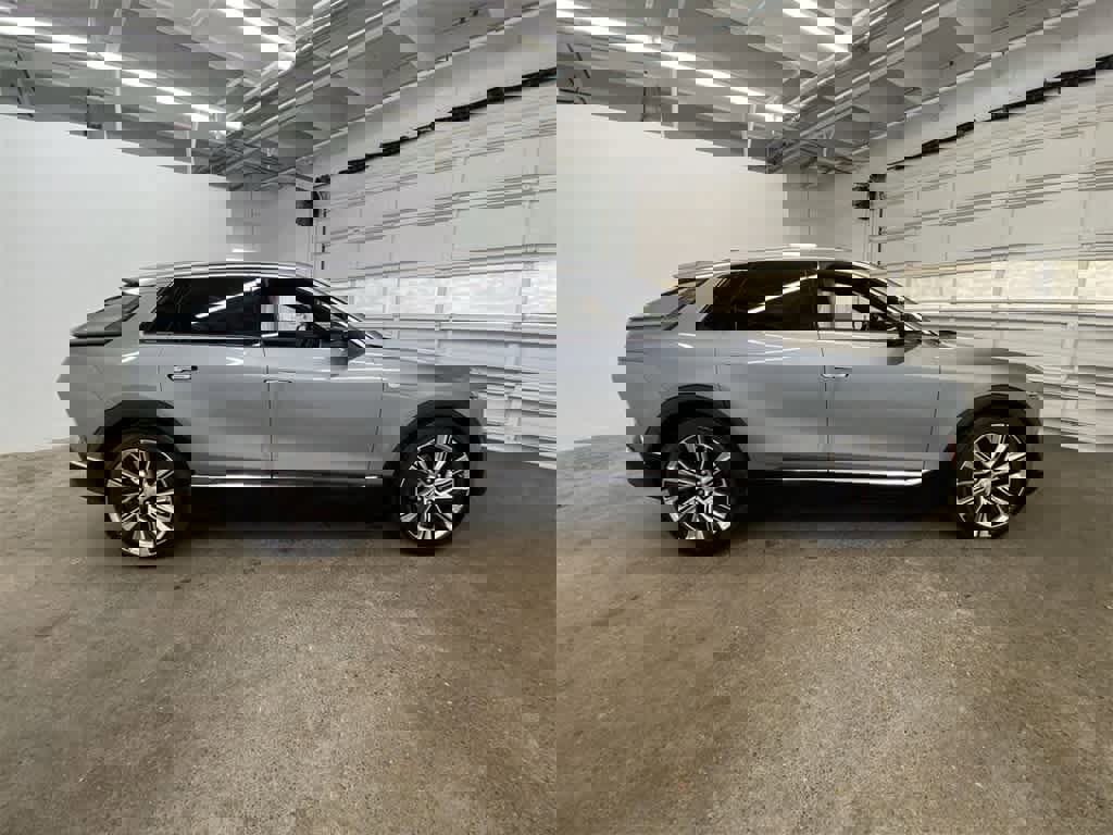 Certified 2024 Cadillac Lyriq Luxury image 7