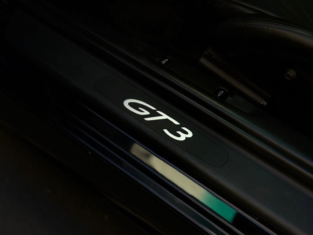 Used 2004 Porsche 911 GT3 RWD image 43