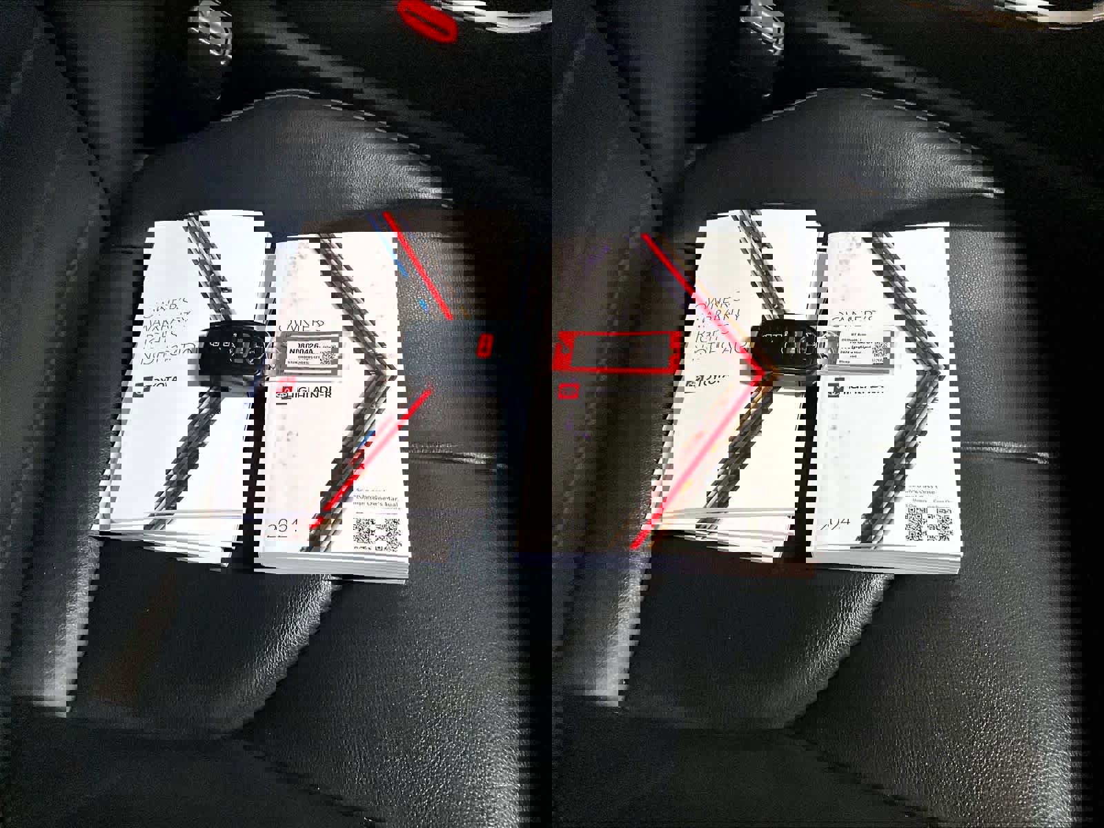 Used 2024 Toyota Highlander XLE image 32