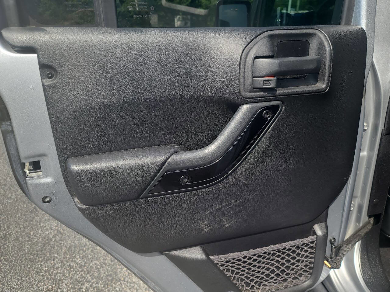 Used 2015 Jeep Wrangler Unlimited Sahara AWD/4WD image 30