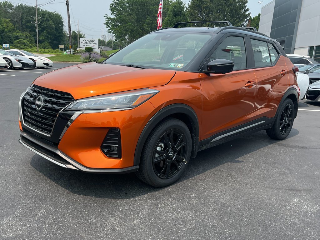 Used 2023 Nissan Kicks SR w/ SR Premium Package FWD image 1