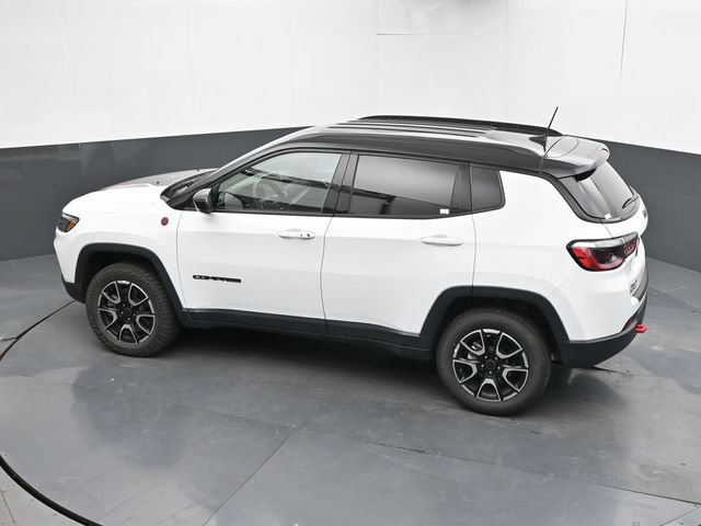 Used 2025 Jeep Compass Trailhawk AWD/4WD image 40