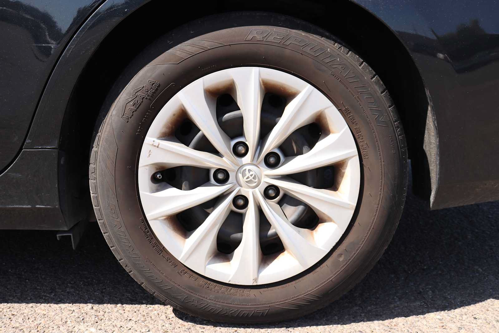 Used 2015 Toyota Camry LE FWD image 9