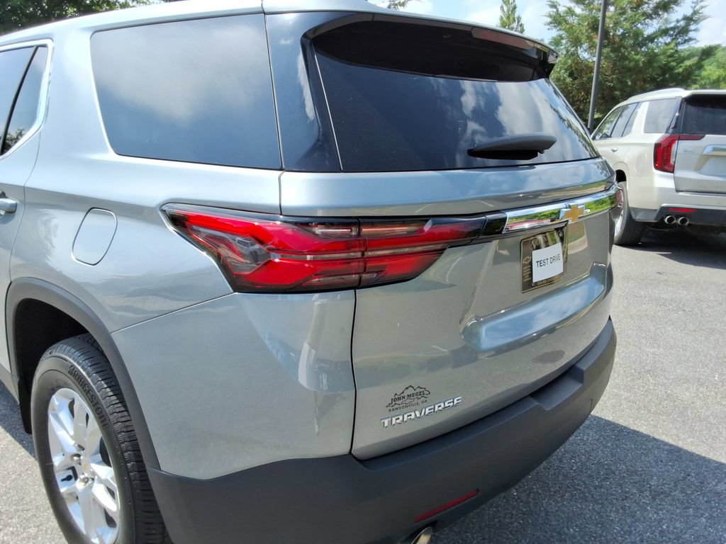Certified 2023 Chevrolet Traverse LS FWD image 13