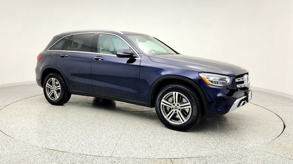 Used 2022 Mercedes-Benz GLC 300 4MATIC w/ Premium Package Lite image 3