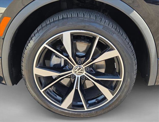 Certified 2022 Volkswagen Tiguan SEL R-Line AWD/4WD image 23