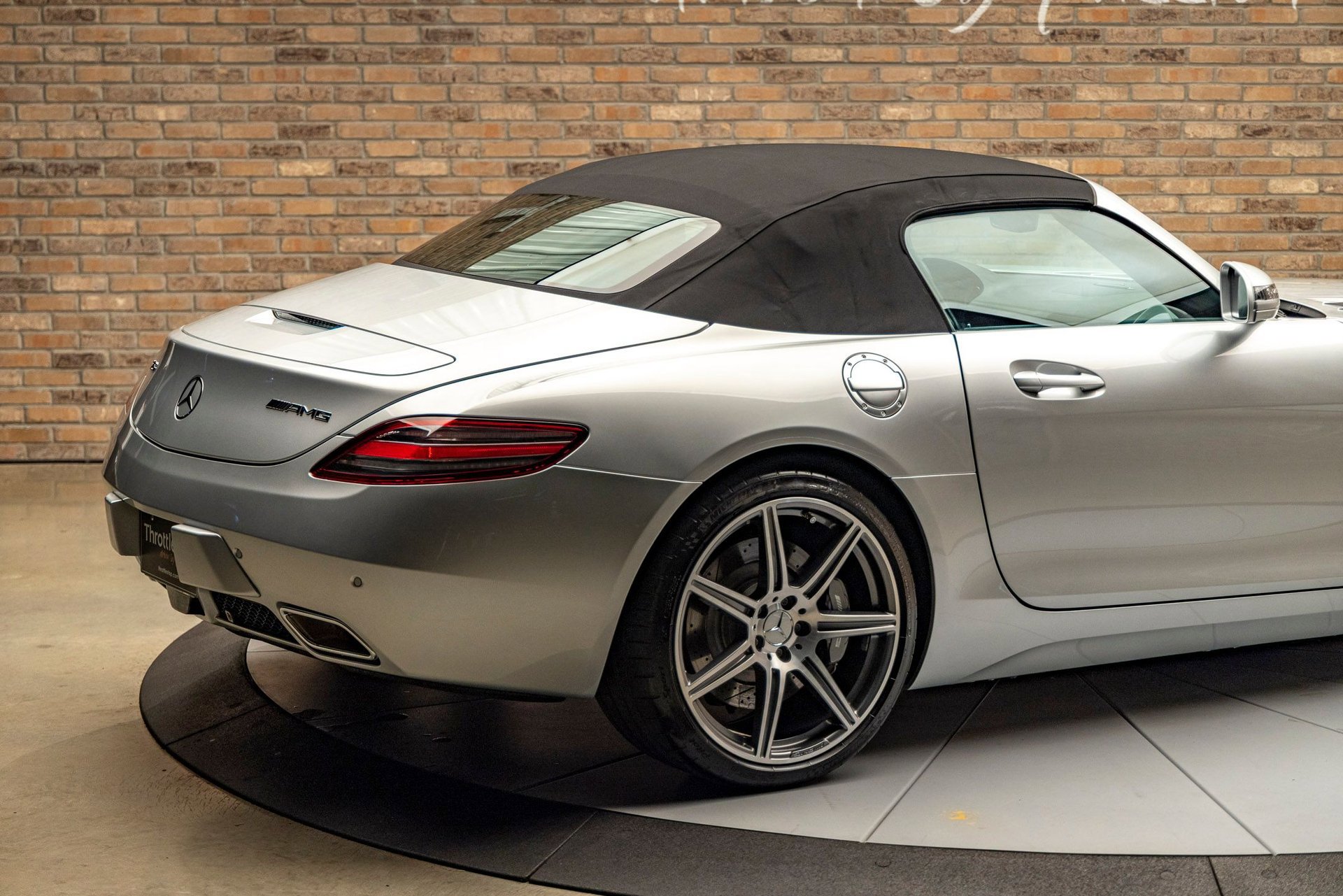 Used 2012 Mercedes-Benz SLS AMG Roadster image 15