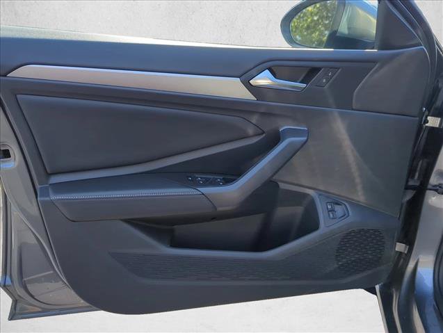 Certified 2024 Volkswagen Jetta SE w/ Panoramic Sunroof Package FWD image 16