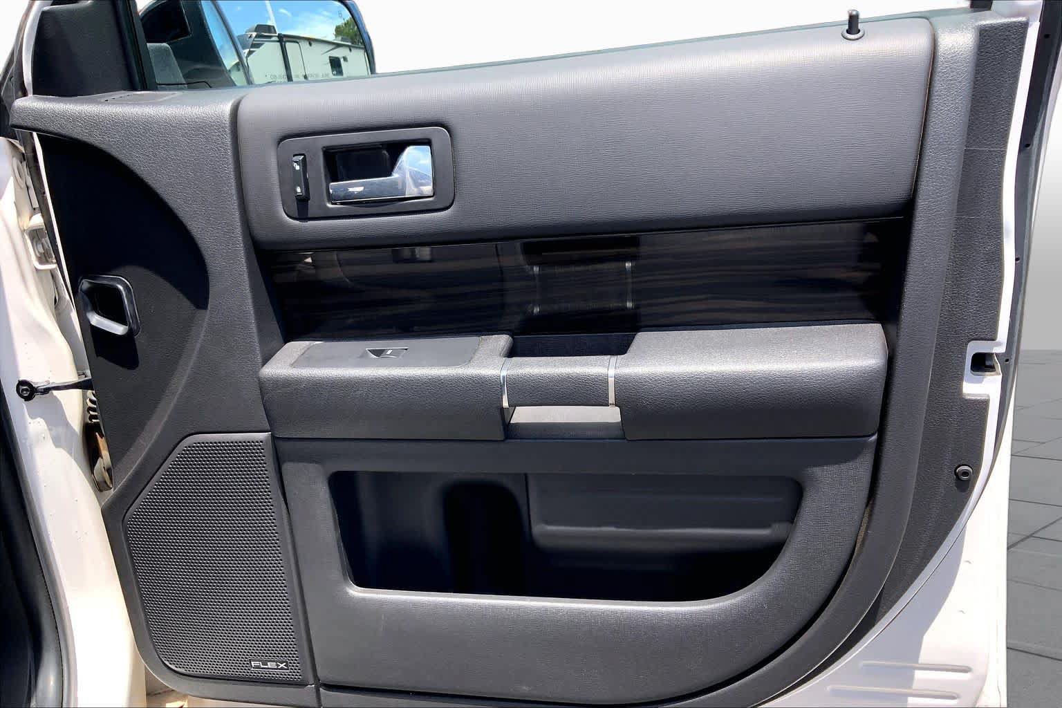 Used 2018 Ford Flex SEL w/ Equipment Group 202A FWD image 23