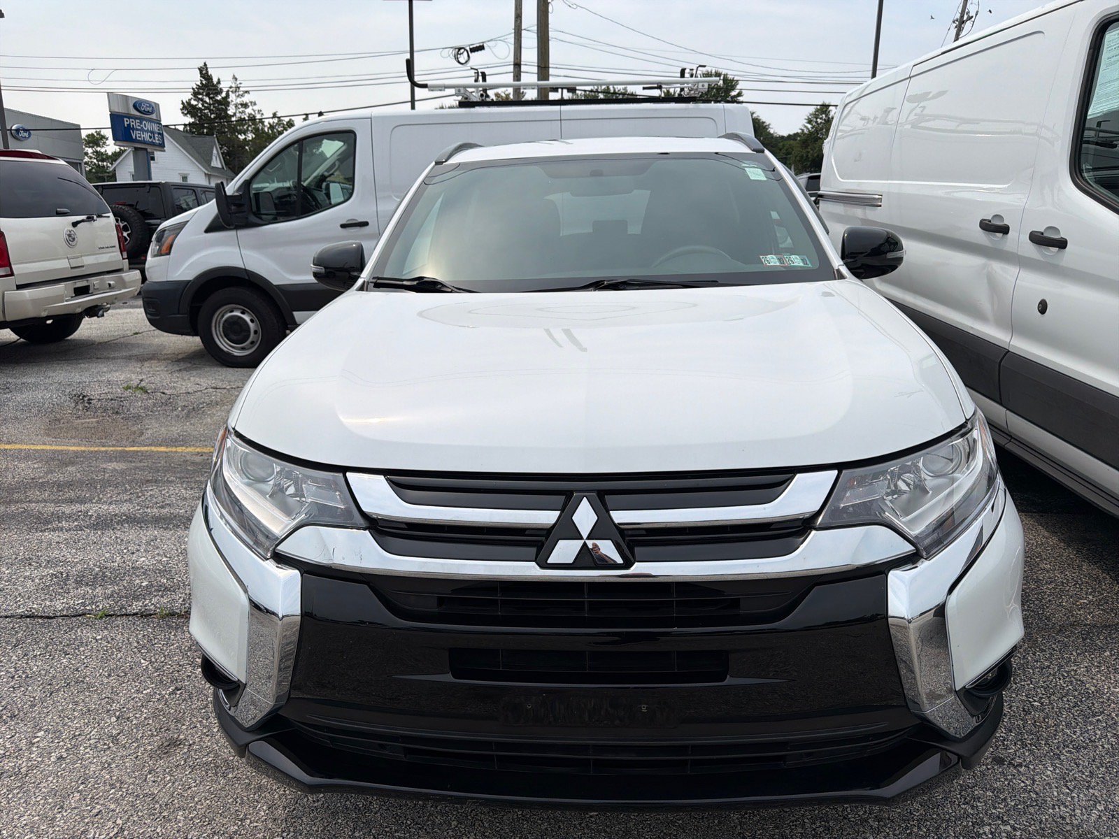 Used 2018 Mitsubishi Outlander LE AWD/4WD image 2