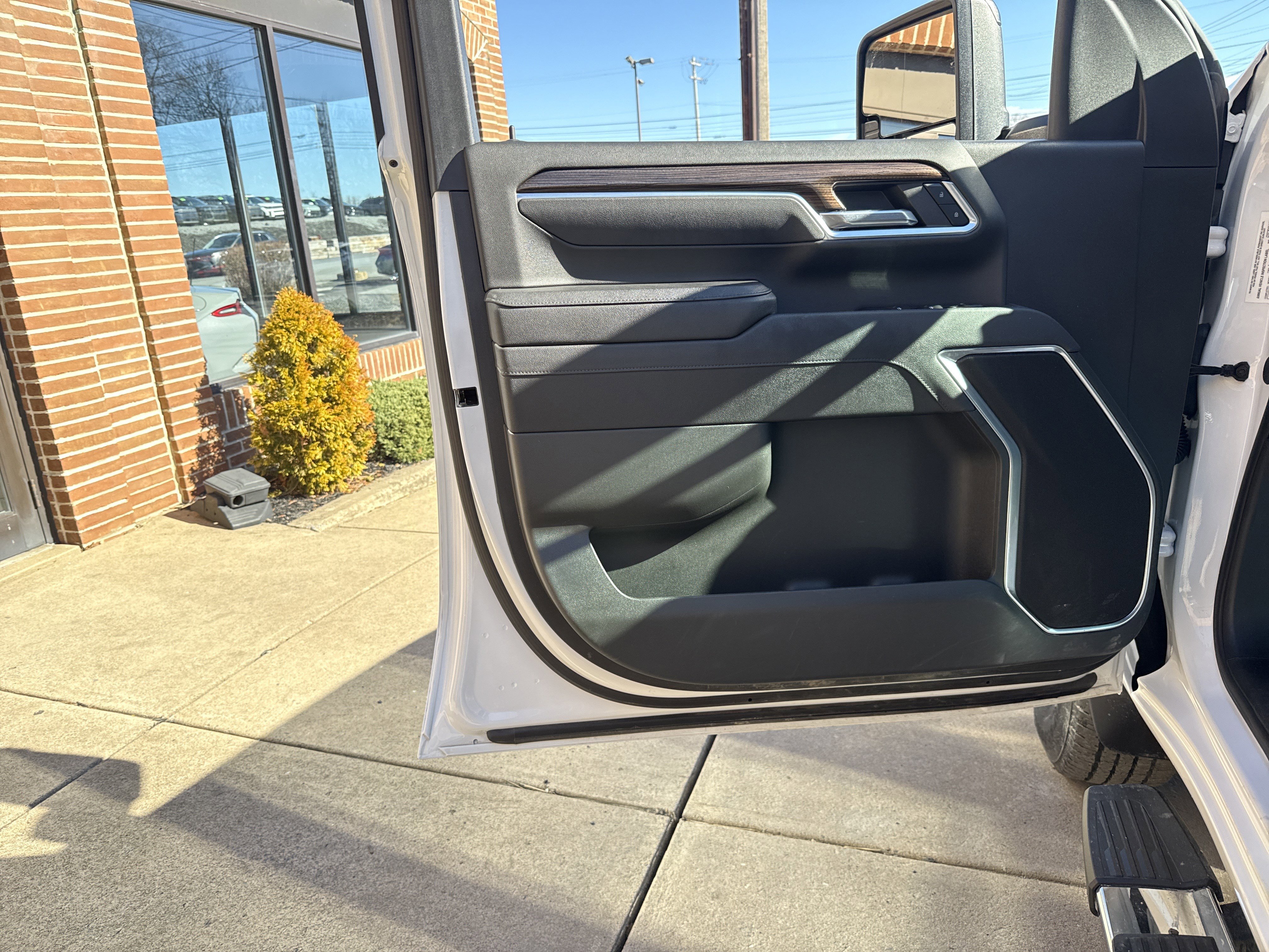 Used 2025 Chevrolet Silverado 2500 LT w/ Convenience Package AWD/4WD image 15