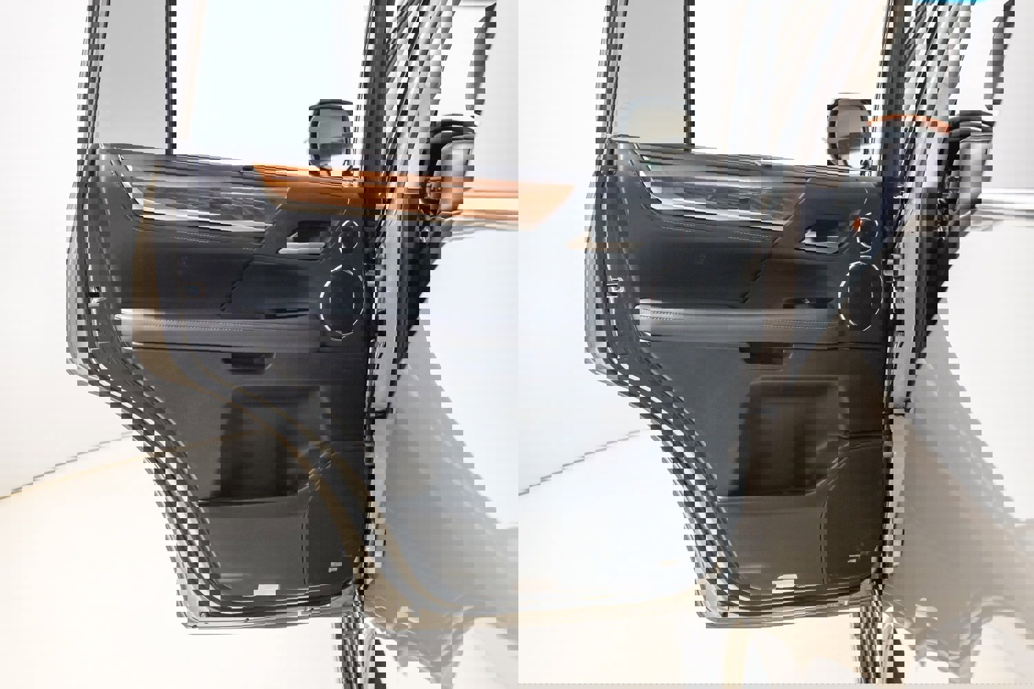 Used 2020 Lexus LX 570 4WD w/ Luxury Package image 20