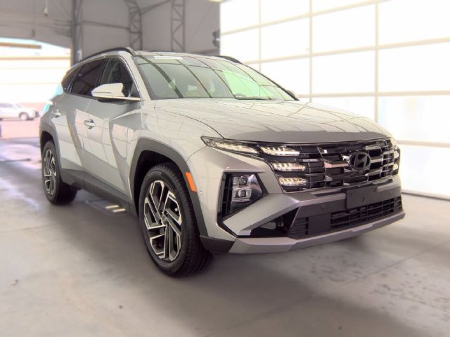 Used 2026 Hyundai Tucson Limited AWD/4WD image 3