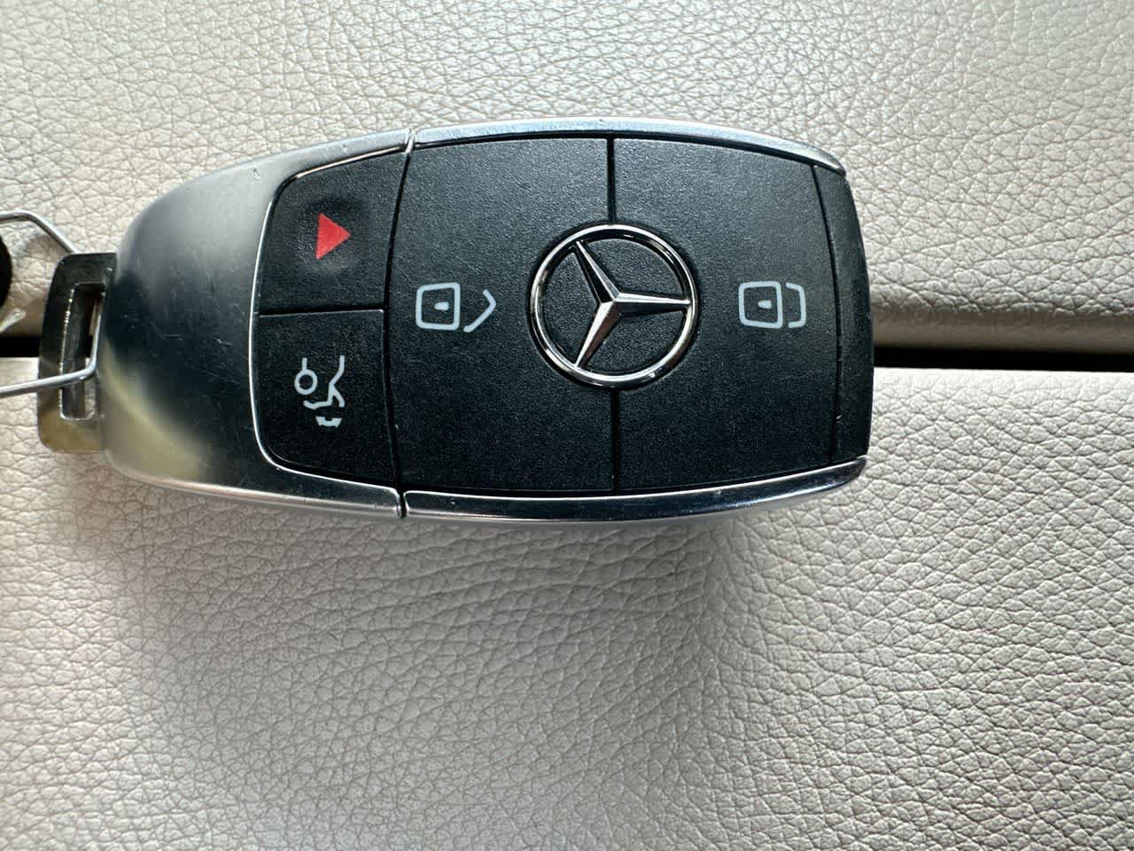 Used 2025 Mercedes-Benz GLB 250 image 28