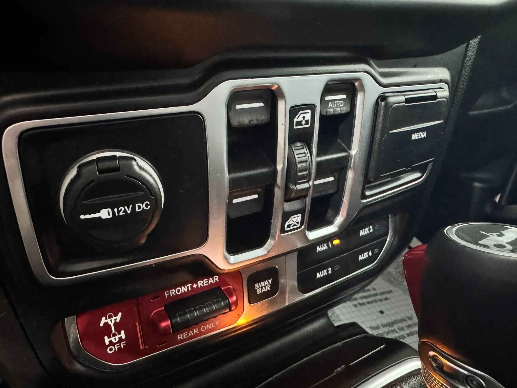 Used 2018 Jeep Wrangler Unlimited Rubicon image 30