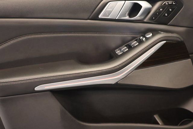 Used 2020 BMW X7 xDrive40i w/ Premium Package image 9