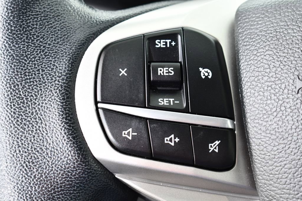 Used 2022 Ford Explorer XLT w/ Equipment Group 202A AWD/4WD image 32
