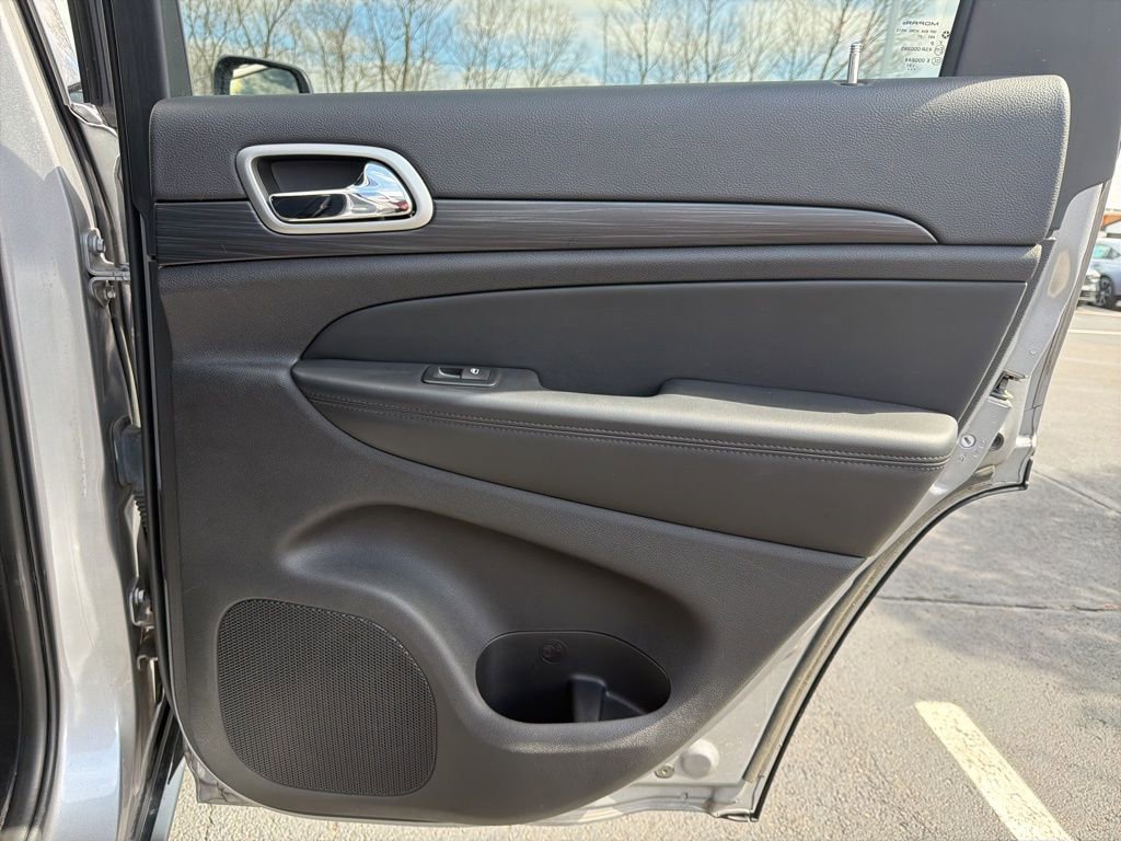 Used 2021 Jeep Grand Cherokee Laredo image 22