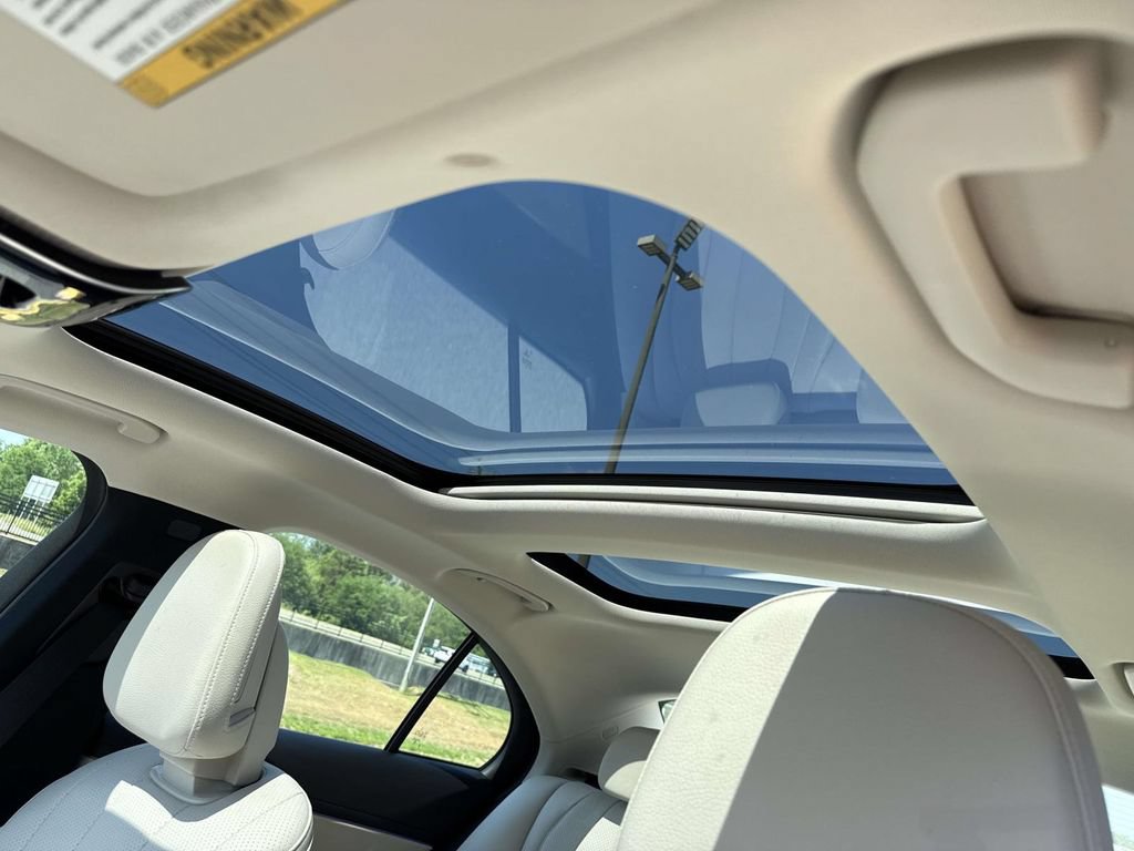 Used 2025 Mercedes-Benz E 350 4MATIC Sedan image 25