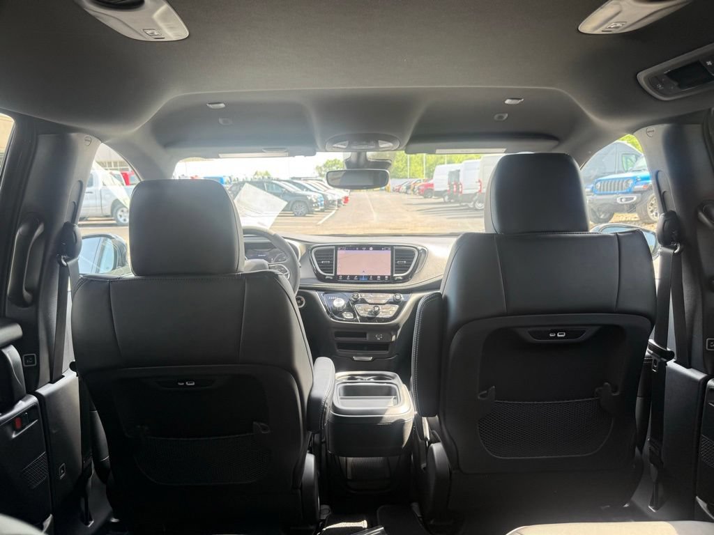 New 2027 Chrysler Pacifica Select FWD image 60