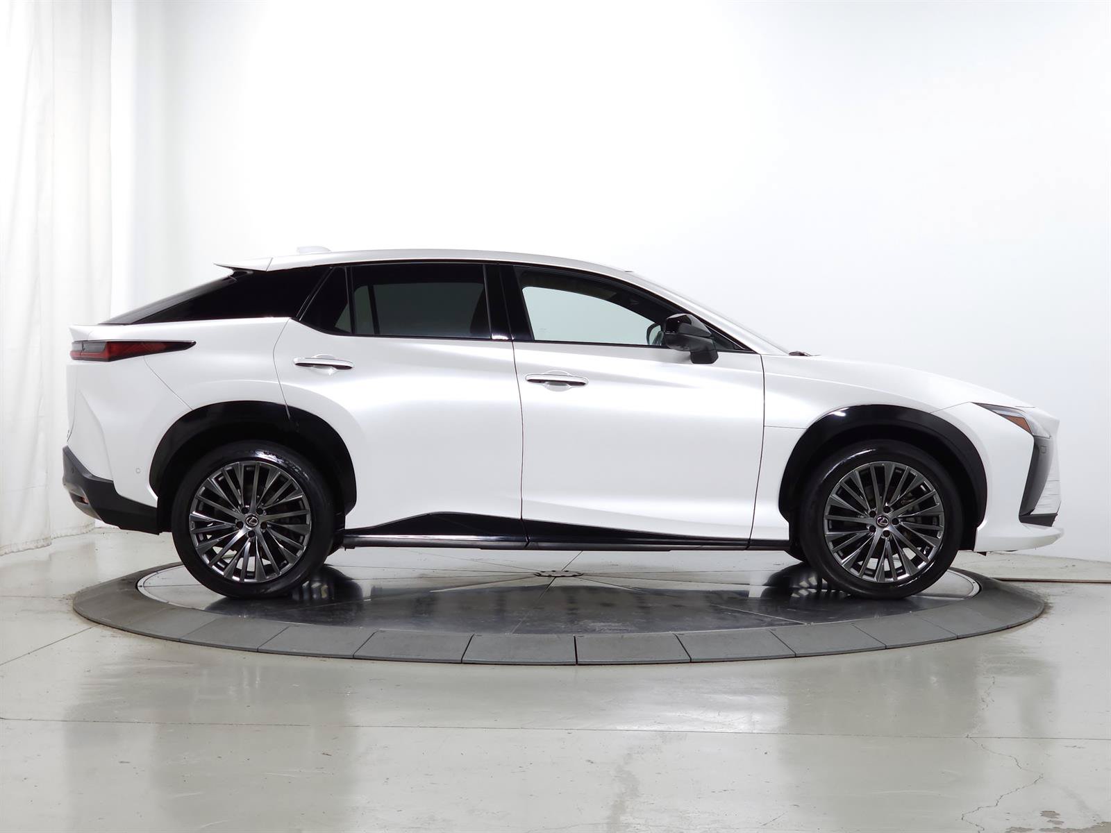 Certified 2023 Lexus RZ 450e Premium w/ Accessory Package (2T) AWD/4WD image 11