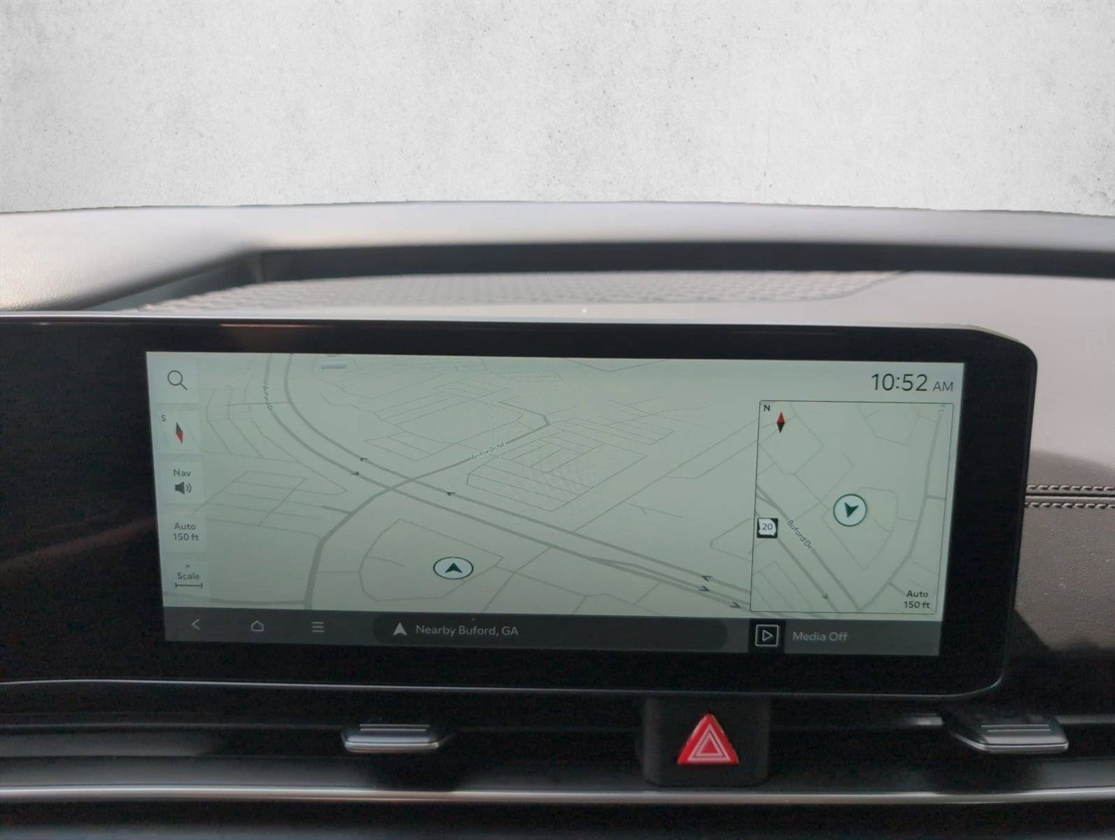 Used 2025 Kia Carnival FWD image 14