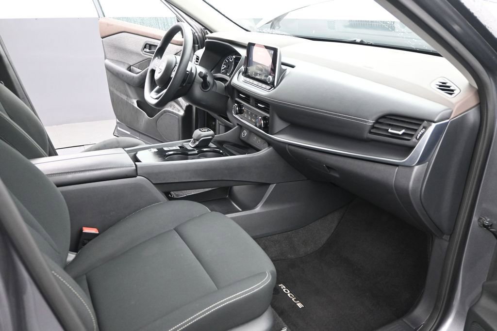 Used 2023 Nissan Rogue S FWD image 26