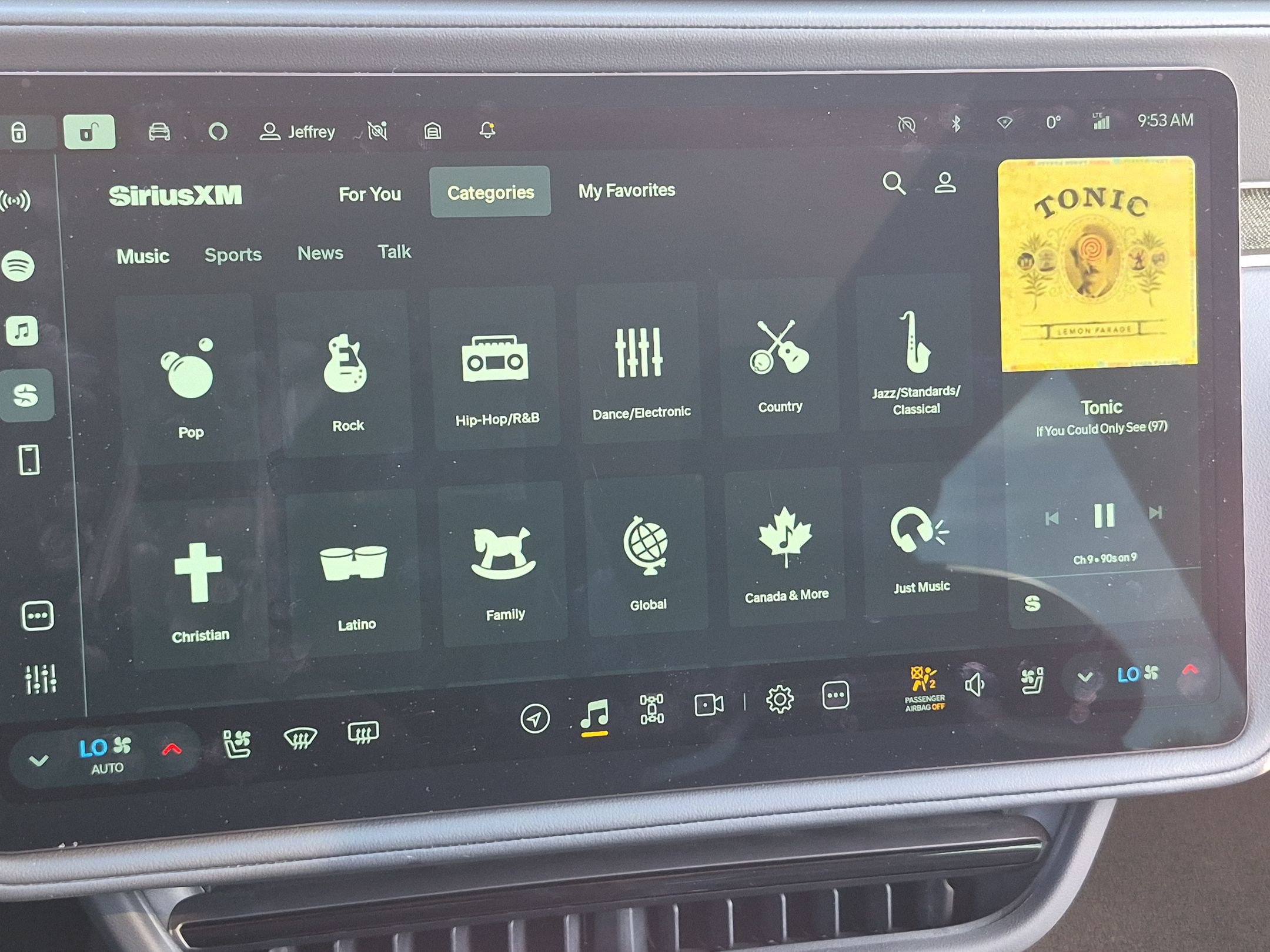 Used 2025 Rivian R1S Adventure Dual AWD/4WD image 23