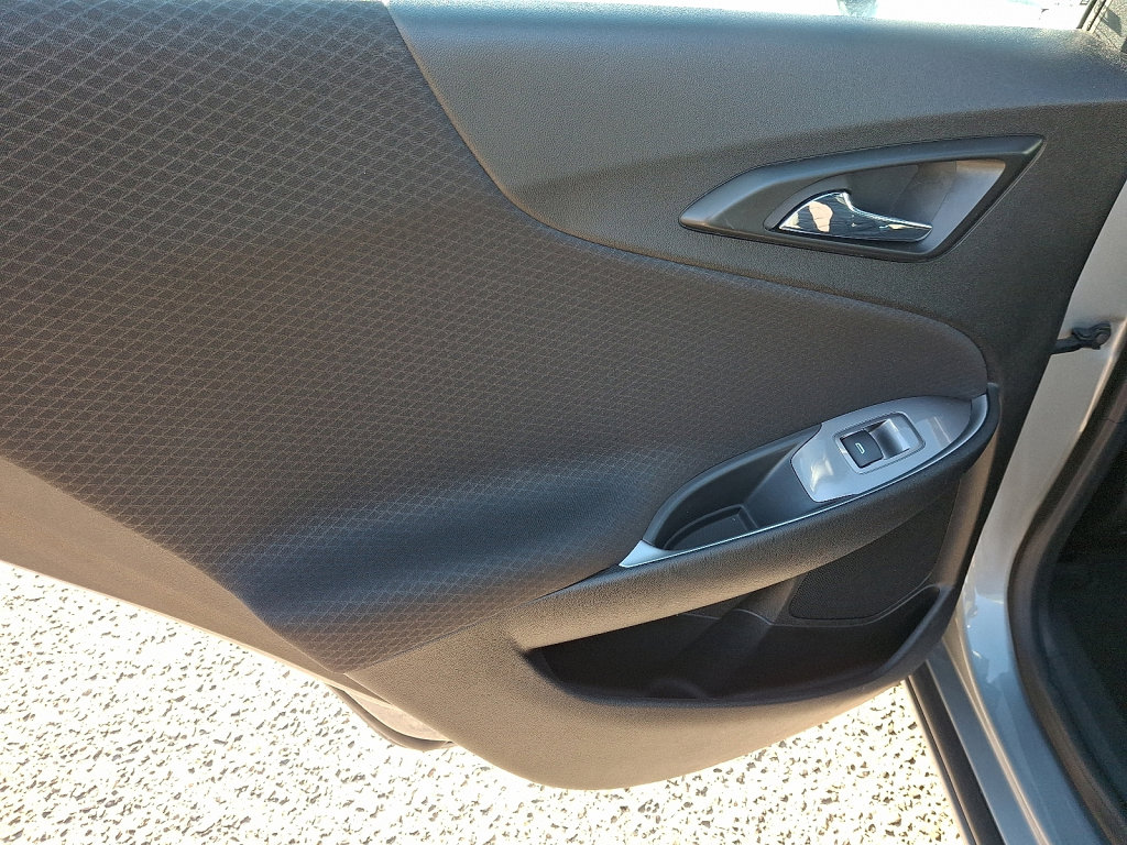 Used 2023 Chevrolet Malibu LT image 19