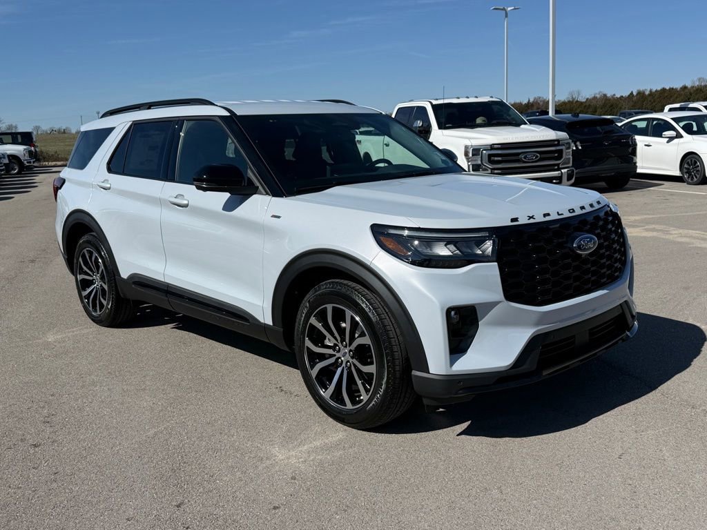 New 2026 Ford Explorer ST-Line image 2