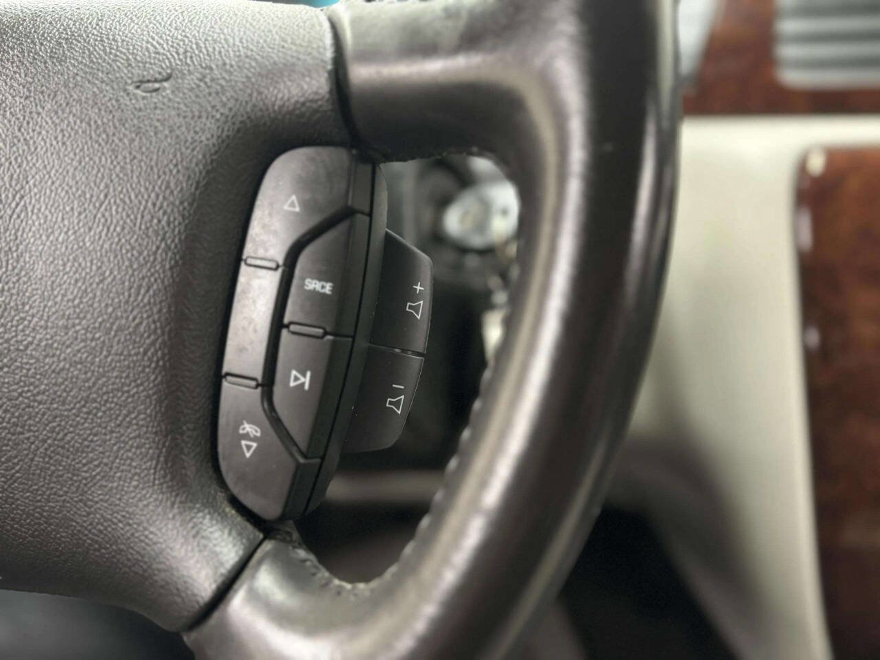 Used 2010 Chevrolet Impala LT w/ Convenience Package image 28