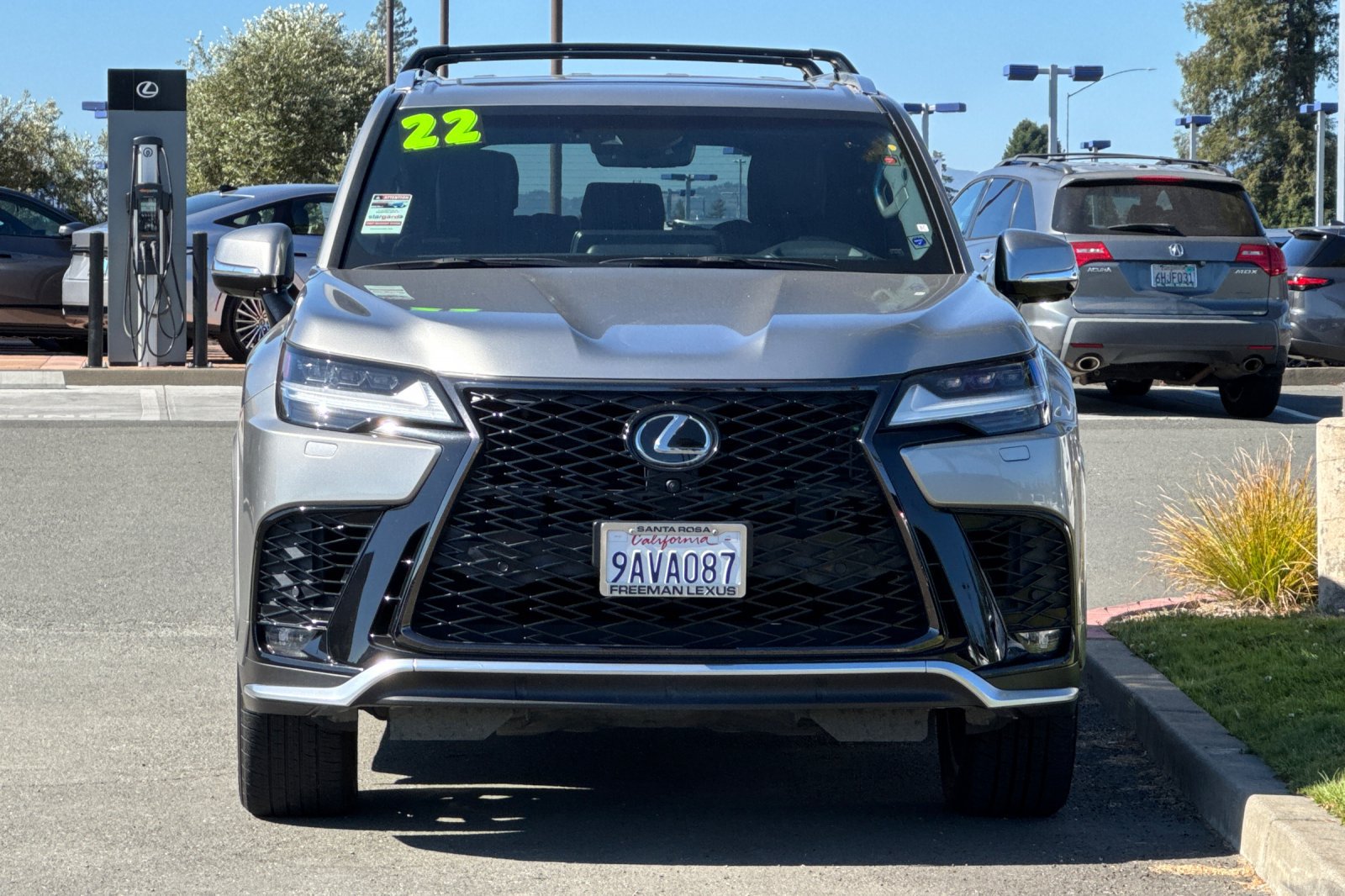 Used 2022 Lexus LX 600 F Sport w/ Accessory Package (Z1) AWD/4WD image 9