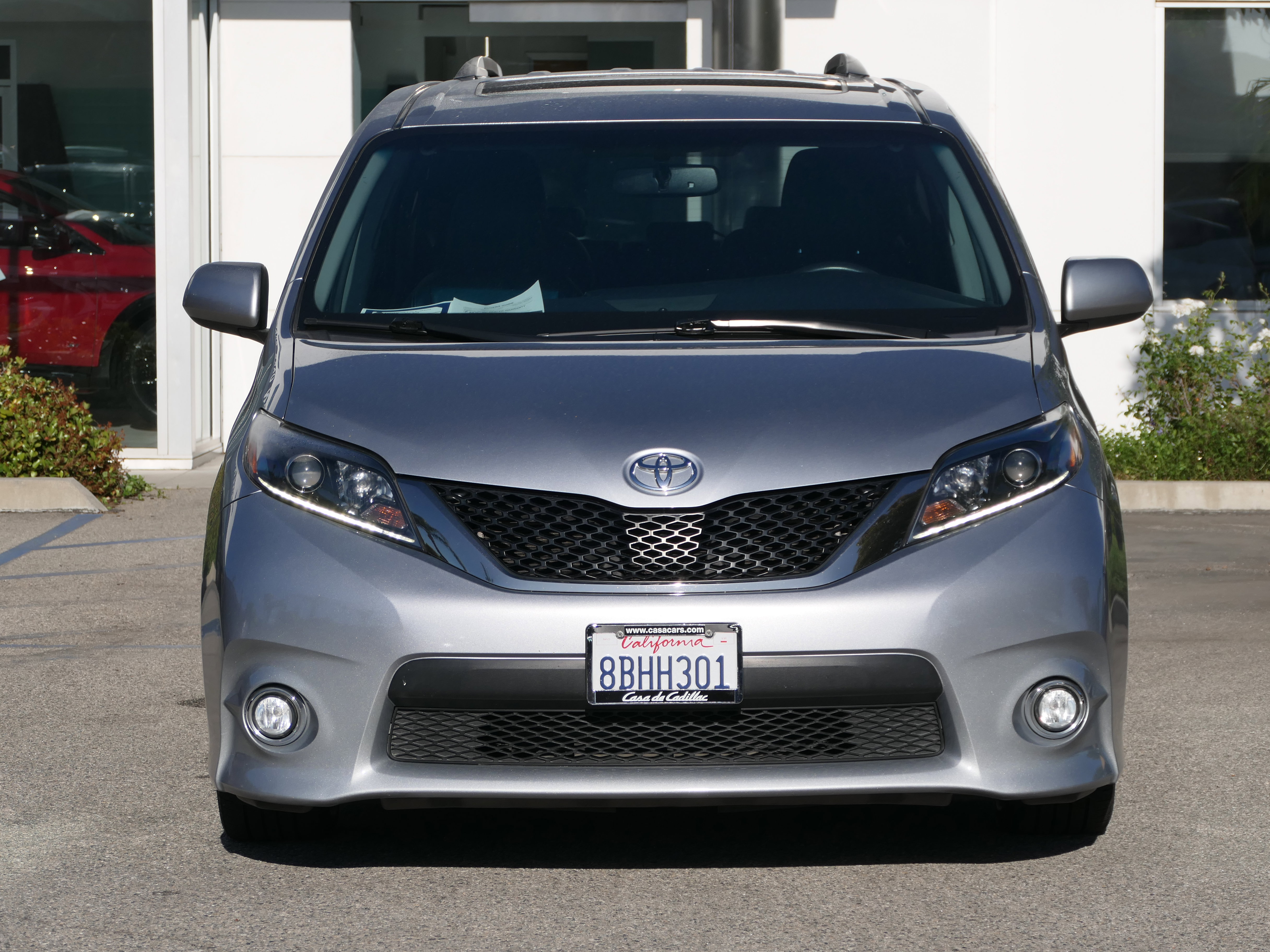 Used 2017 Toyota Sienna SE Premium FWD image 8