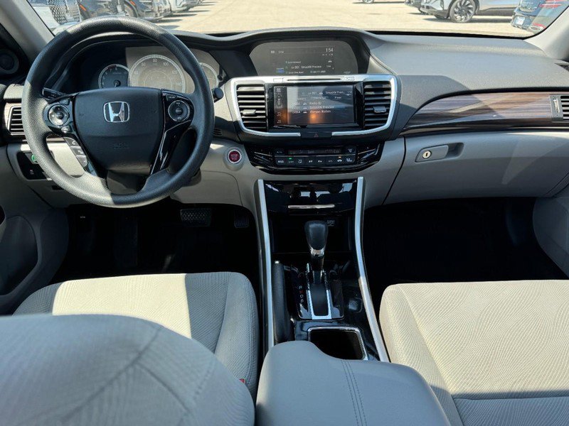 Used 2016 Honda Accord EX image 9
