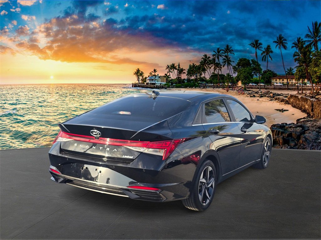 Used 2023 Hyundai Elantra Limited w/ Cargo Package image 5