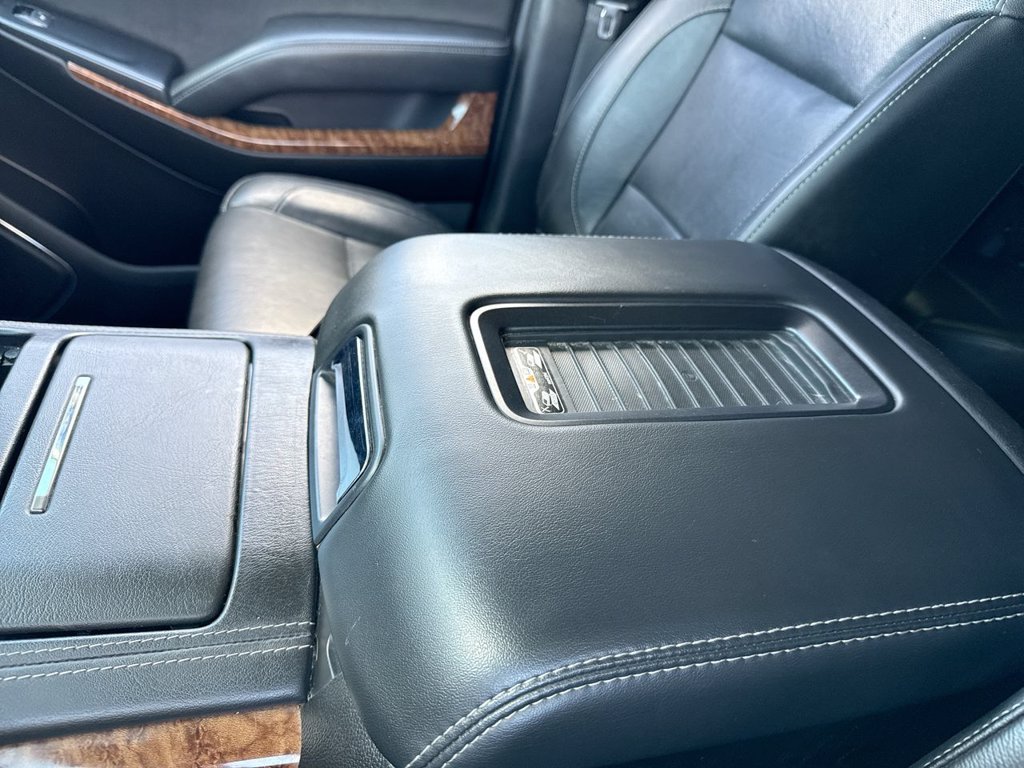 Used 2020 Chevrolet Suburban Premier AWD/4WD image 21