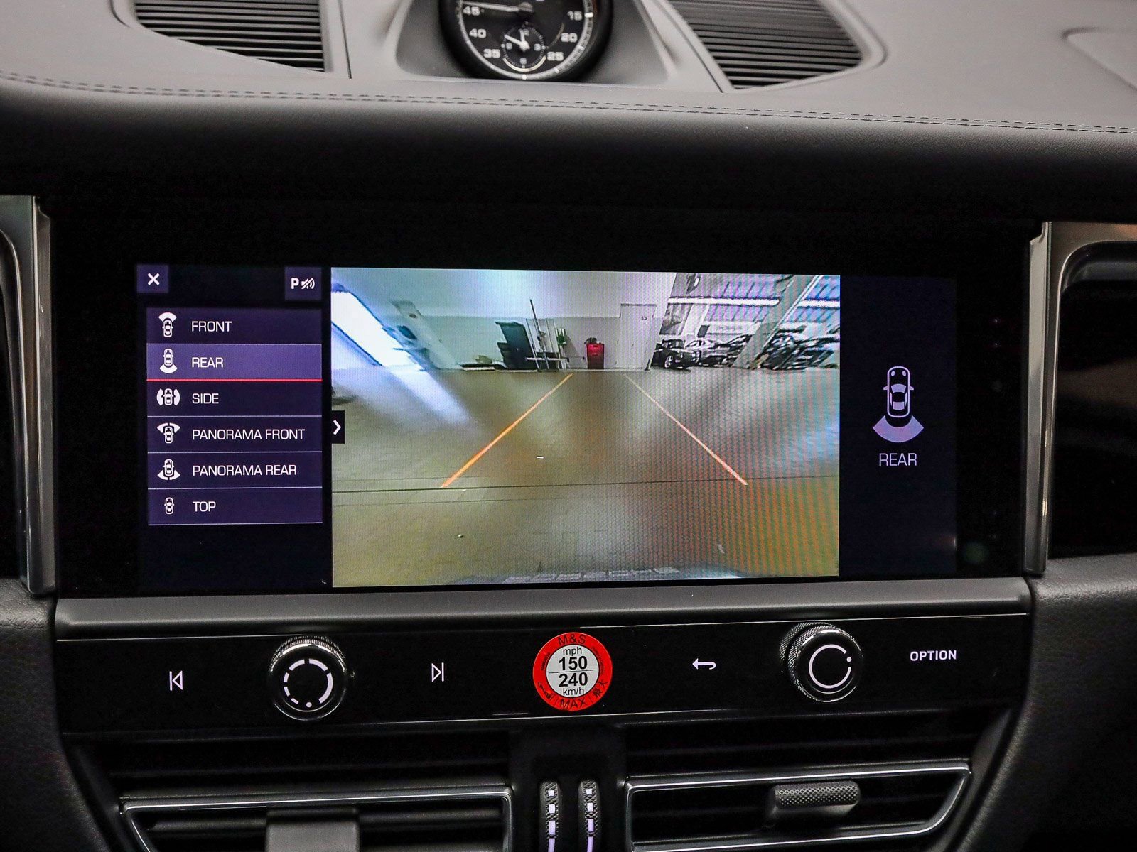 Certified 2025 Porsche Macan Turbo image 25