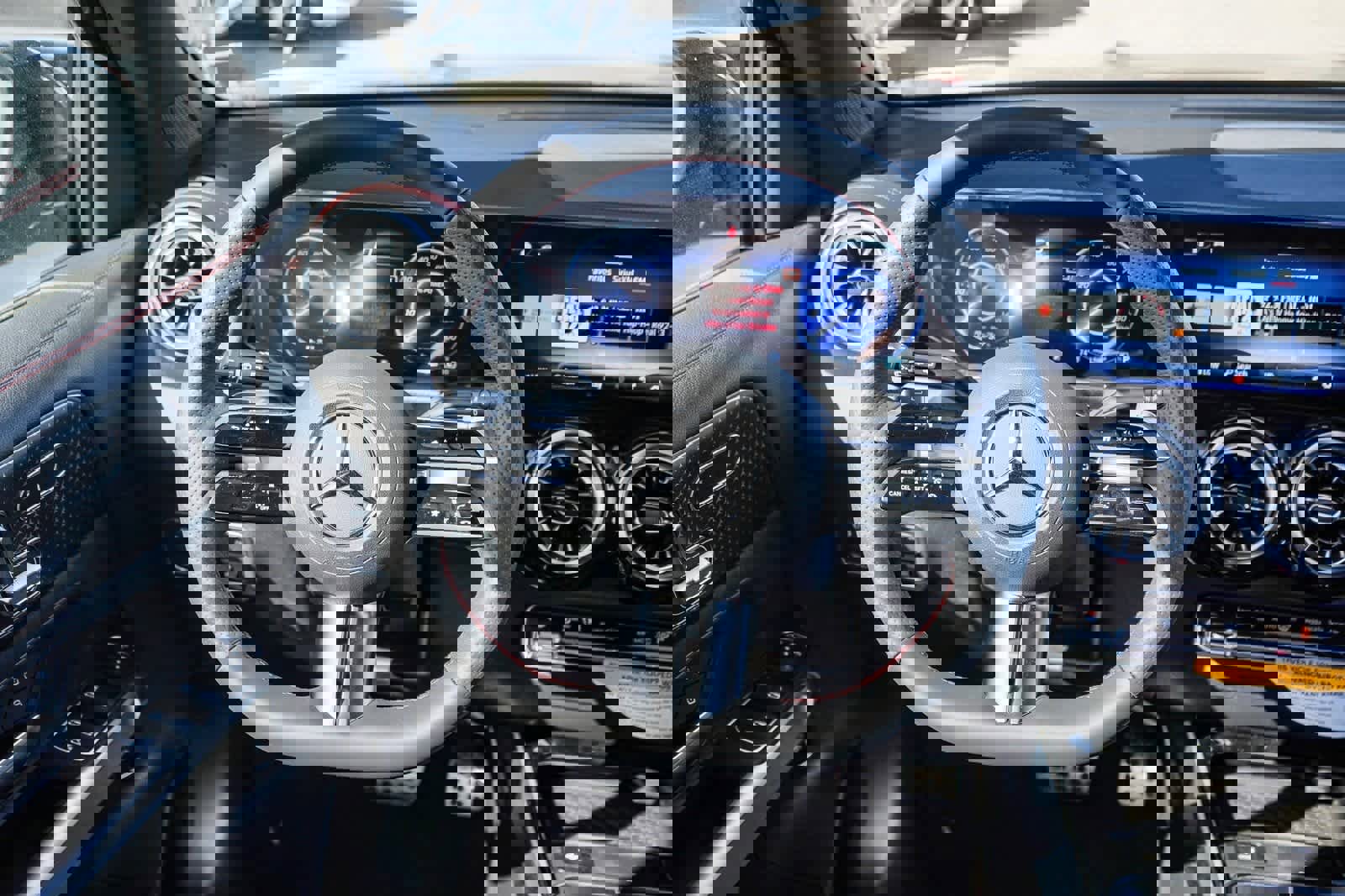 New 2024 Mercedes-Benz EQB 300 4MATIC image 16