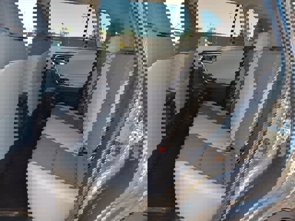 Used 2024 Toyota RAV4 XLE image 27