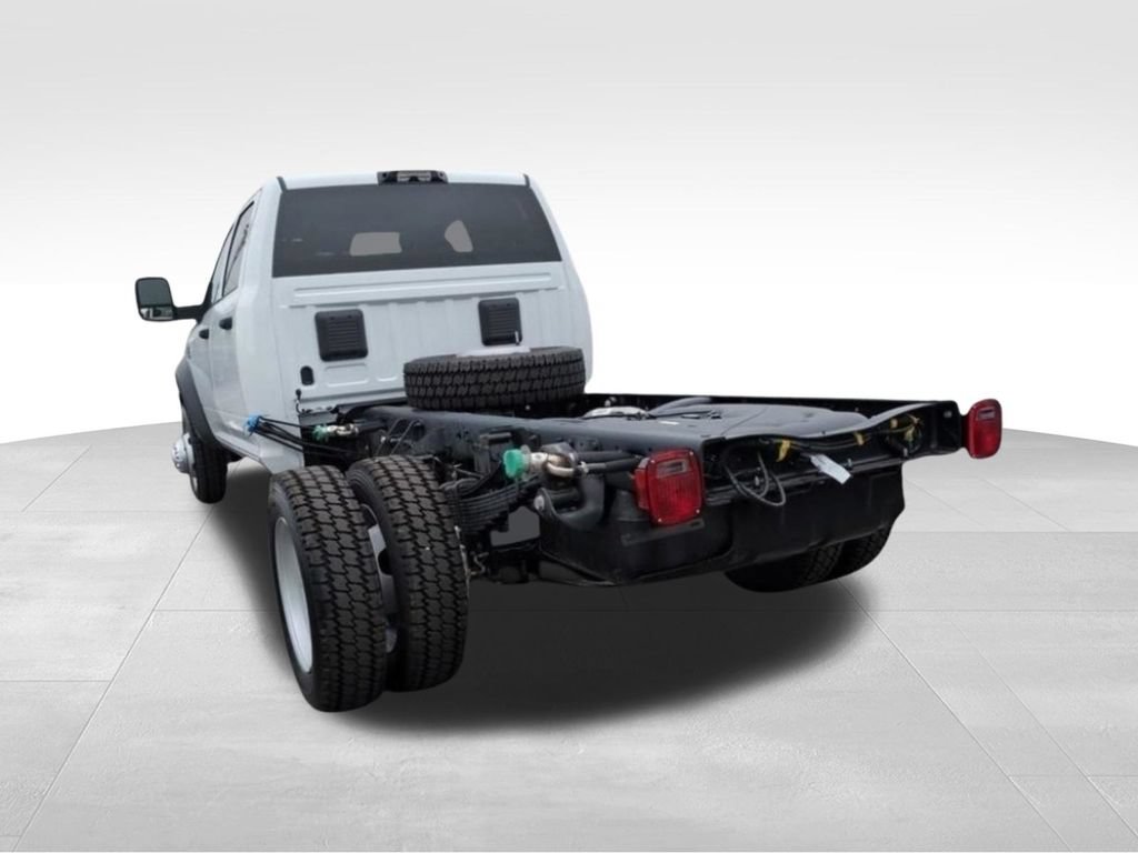 New 2025 RAM 5500 Tradesman w/ Safety Group AWD/4WD image 3