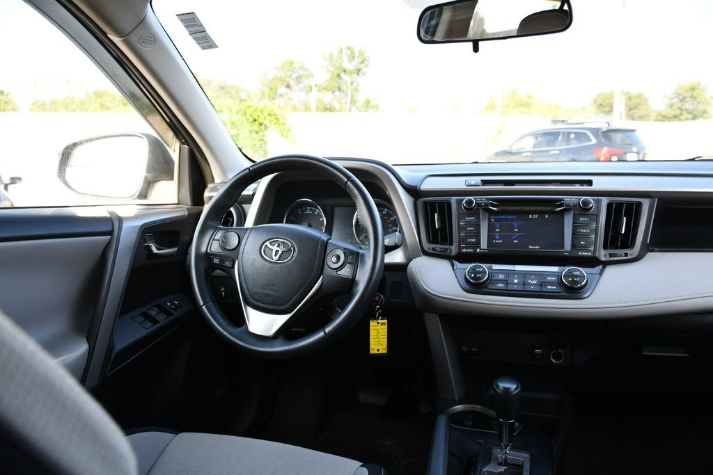 Used 2016 Toyota RAV4 XLE AWD/4WD image 19