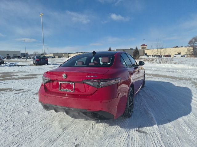 Used 2024 Alfa Romeo Giulia Veloce image 5