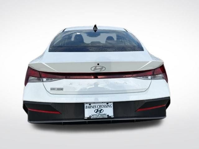 Used 2026 Hyundai Elantra SE FWD image 7