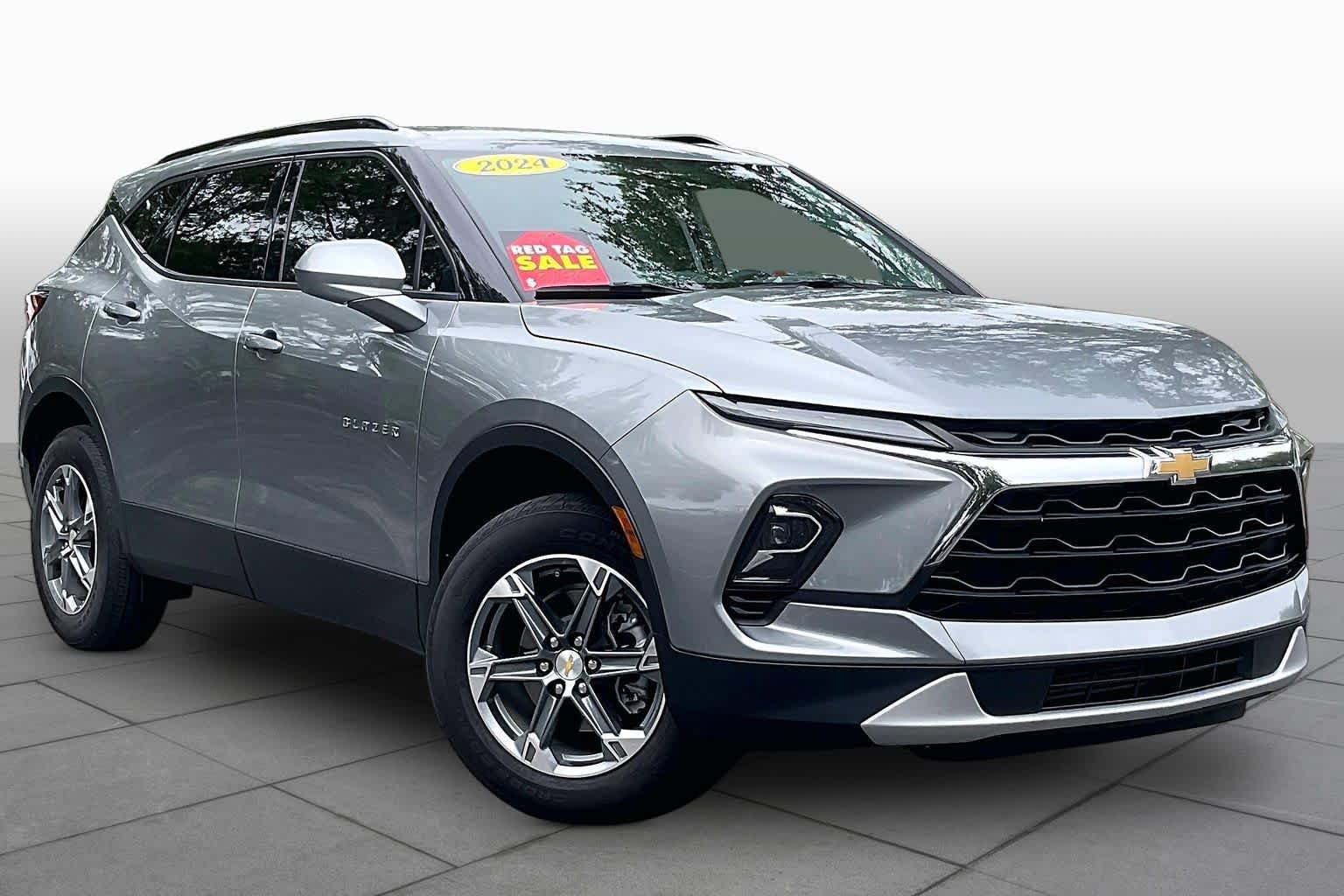 Used 2024 Chevrolet Blazer LT w/ Convenience Package FWD image 3