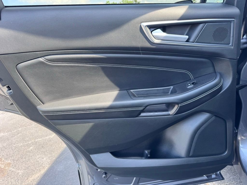 Used 2024 Ford Edge Titanium image 29