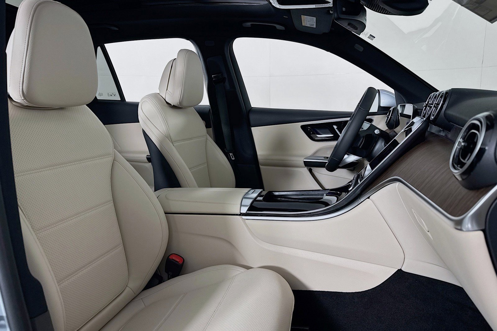 New 2026 Mercedes-Benz GLC 300 image 6